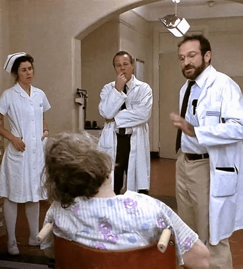 Robin Williams, John Heard, and Julie Kavner in Awakenings (1990)