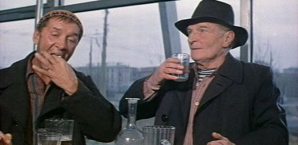 Nikolay Gorlov and Vitaliy Leonov in Eto my ne prokhodili (1976)