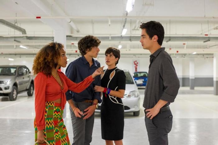 Fernanda Paes Leme, Lellê, Danilo Mesquita, and Jaffar Bambirra in Ricos de Amor (2020)