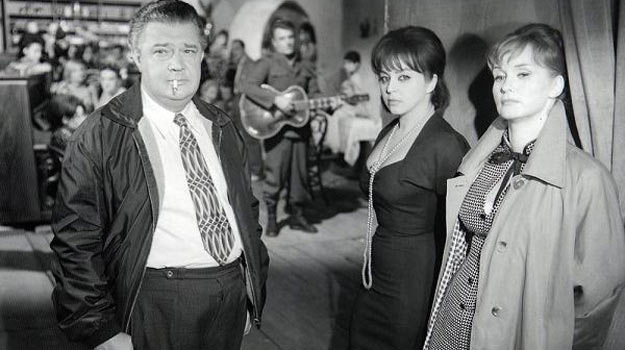 Kalina Jedrusik, Barbara Krafftówna, and Mieczyslaw Pawlikowski in Jak byc kochana (1963)