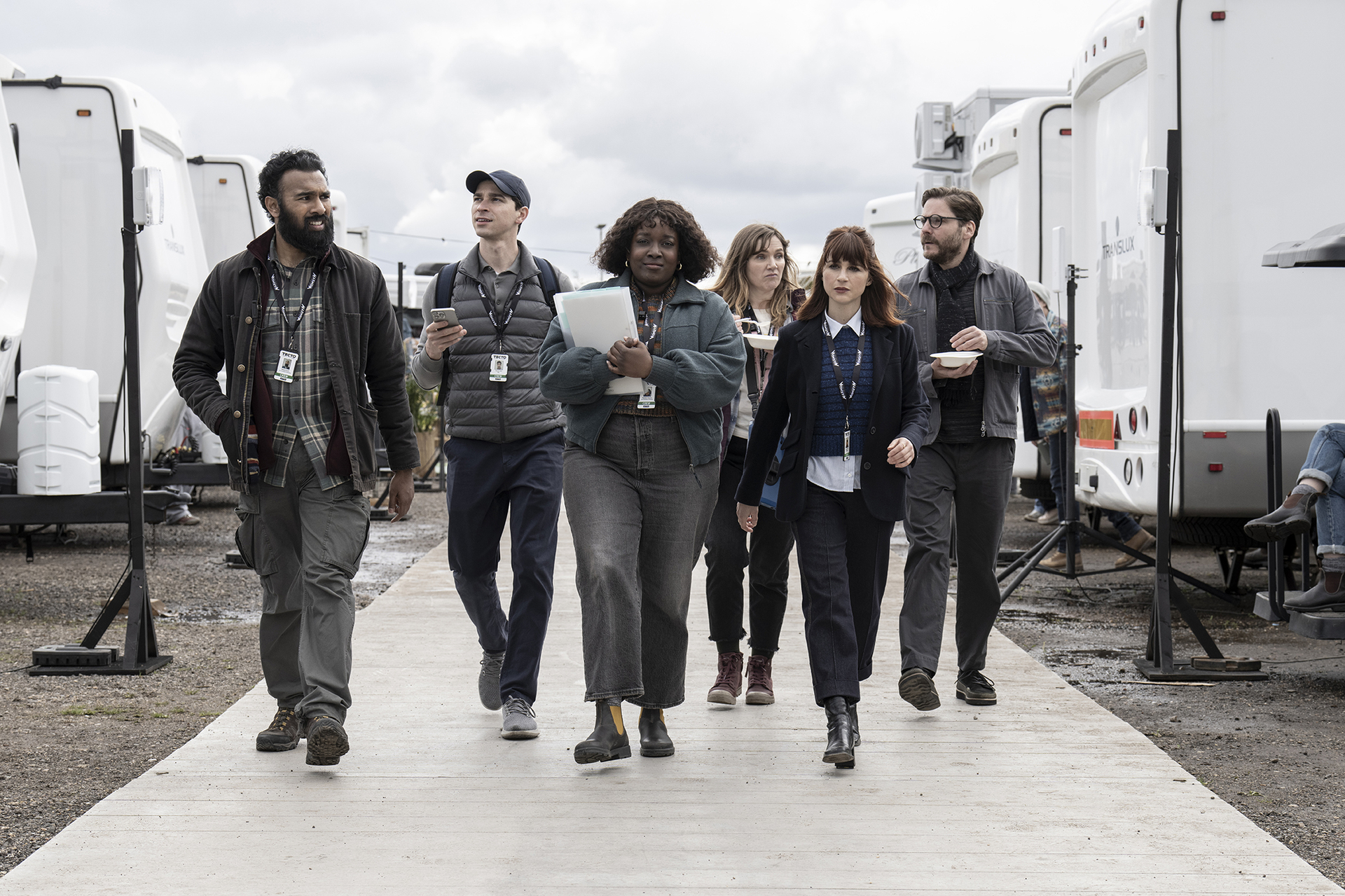 Daniel Brühl, Jessica Hynes, Aya Cash, Himesh Patel, Isaac Powell, and Lolly Adefope in The Franchise (2024)