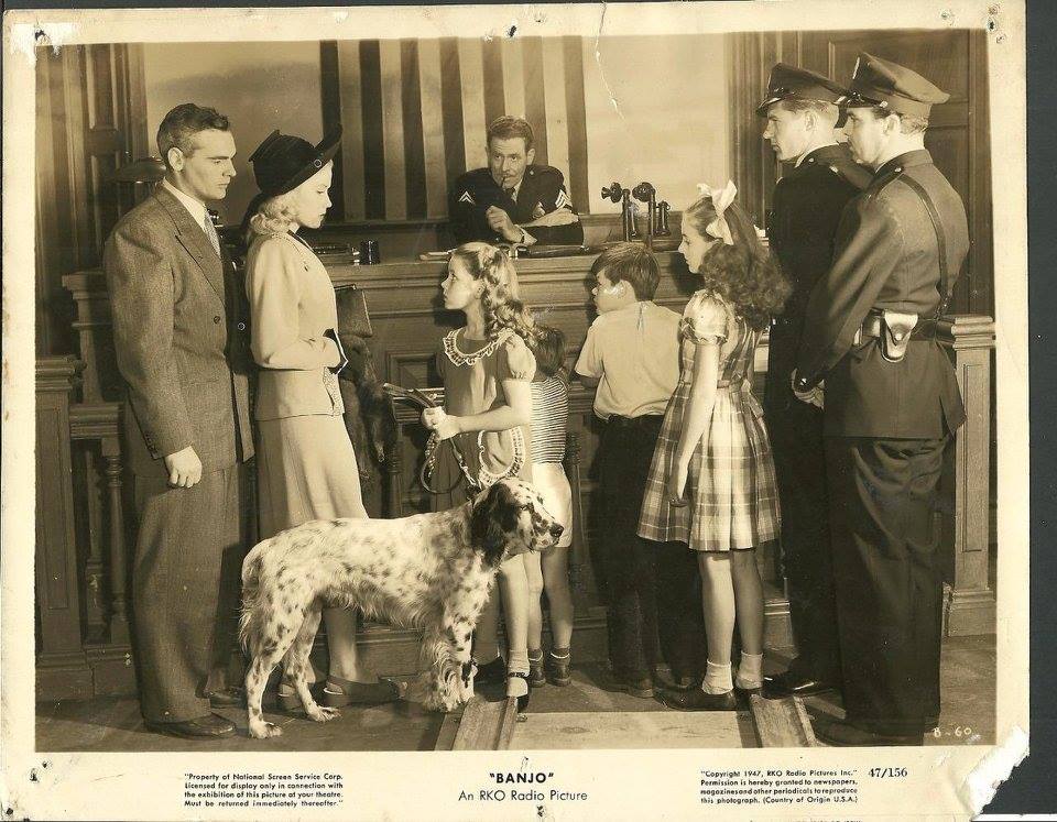 Robert Bray, Lee Frederick, Kenneth MacDonald, George McDonald, Sharyn Moffett, Jean Moorhead, Walter Reed, Jacqueline White, and Banjo the Dog in Banjo (1947)