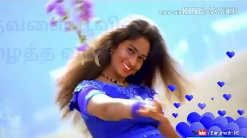 Shalini in Alai Payuthey (2000)