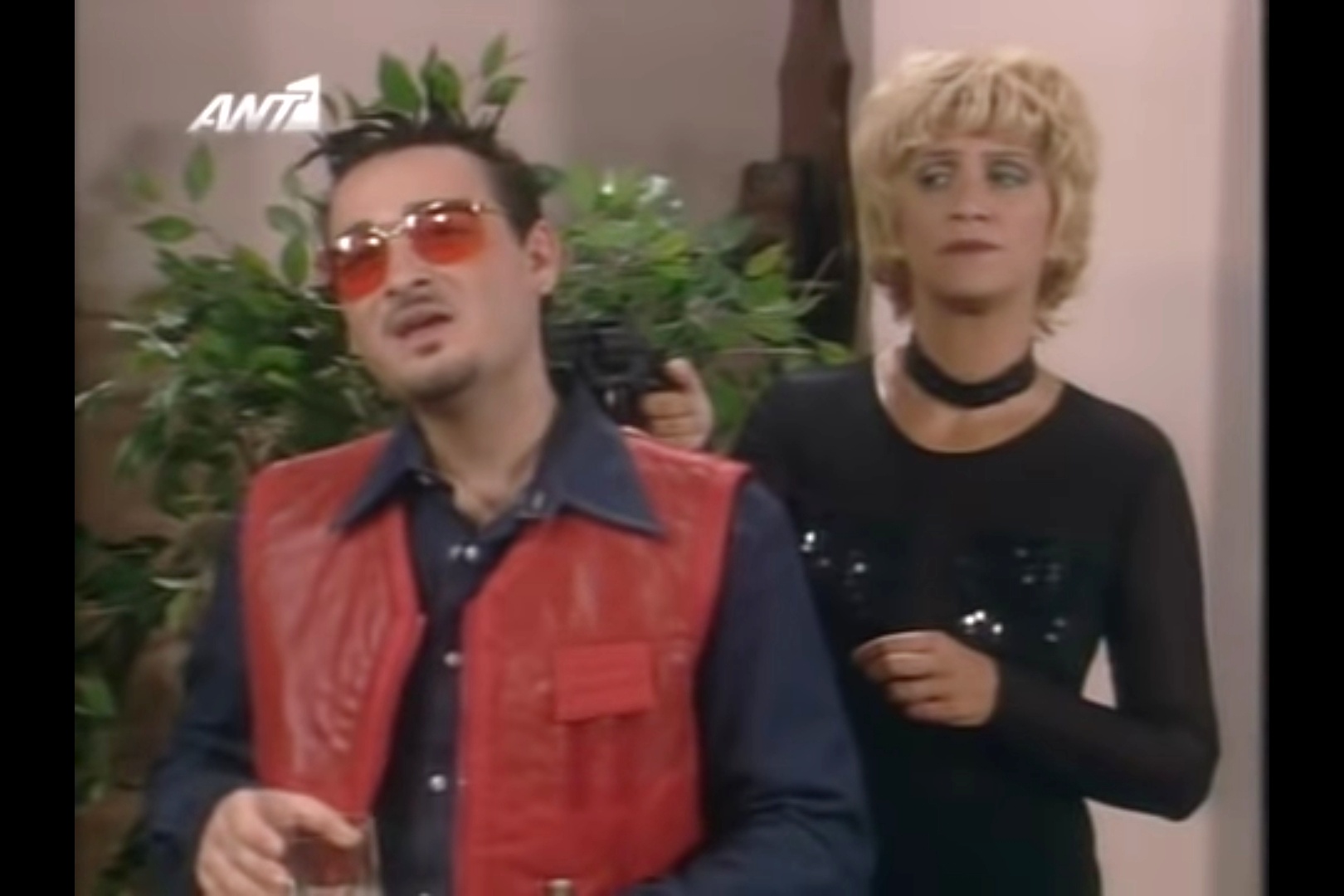 Ketty Konstadinou and Vassilis Haralambopoulos in Eglimata (1998)