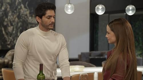 Altair Jarabo and Daniel Elbittar in Háblame de tu pasado (2024)