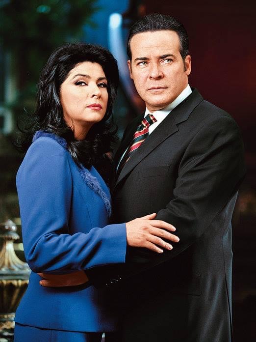 Victoria Ruffo and César Évora in Stepmother (2005)