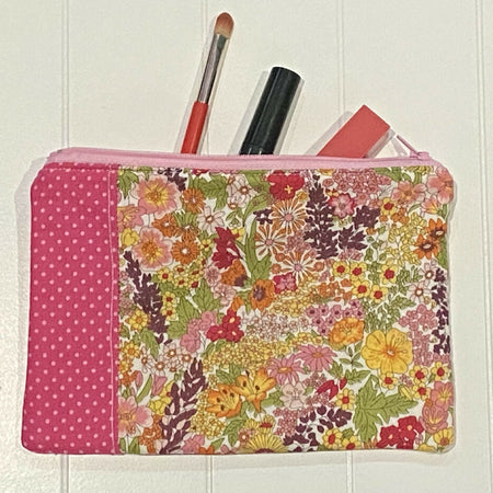 Beautiful pink flowers purse