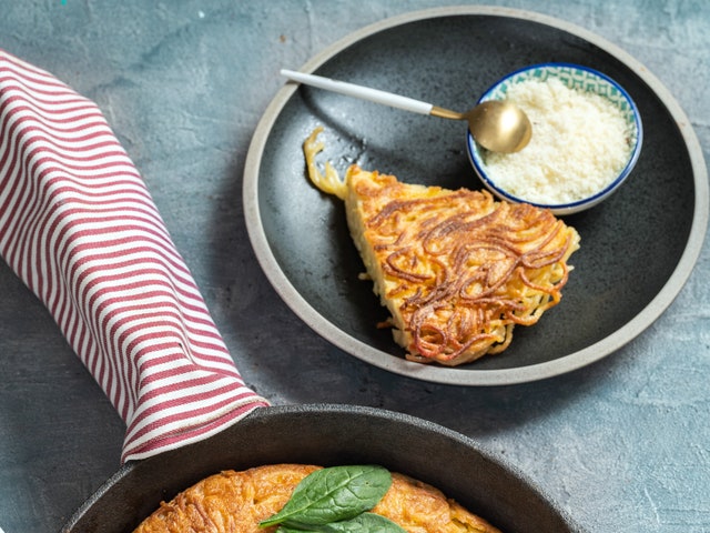 Frittata di spaghetti alla Nerano: la ricetta di recupero… doppio