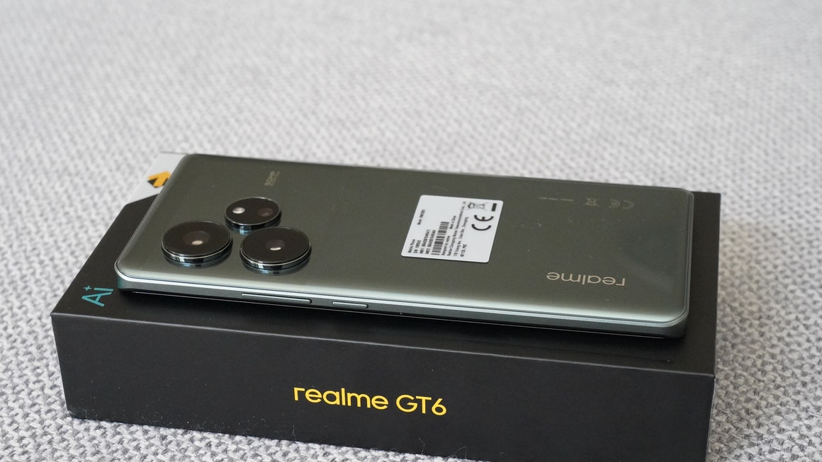 realme GT6