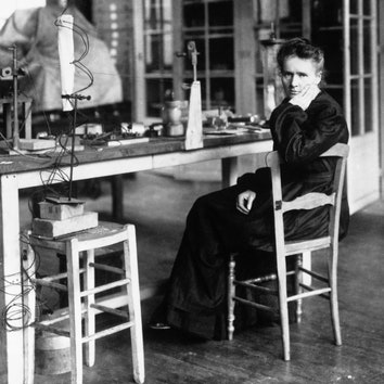 Esplorando l'invisibile: il nostro quiz su Marie Curie