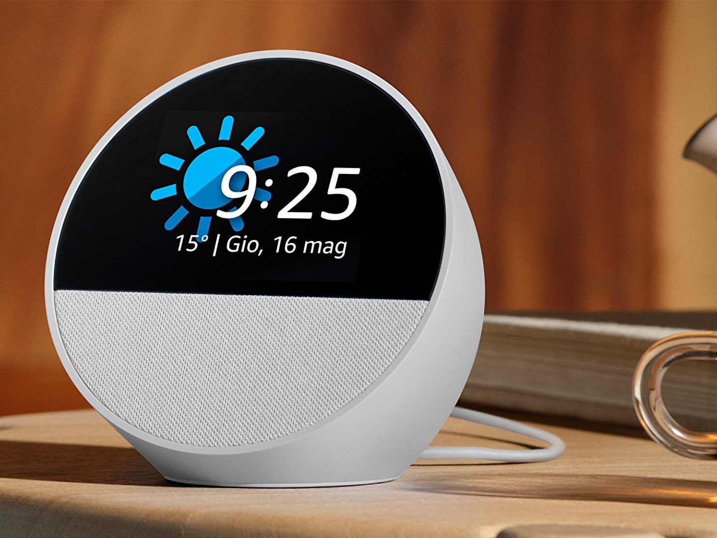 Echo Spot è il nuovo smart display Amazon che puoi tenere sul comodino