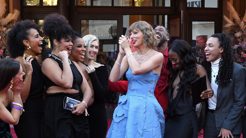 I social si sono innamorati dei ballerini di Taylor Swift nell'Eras Tour