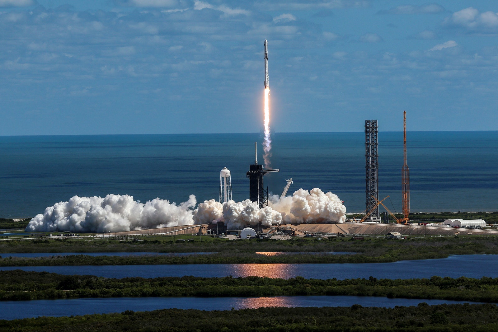 Dopo il fallimento del recupero del Falcon 9 di SpaceX i permessi per i lanci sono stati sospesi