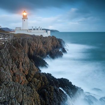 15 adresses spectaculaires pour dormir dans un phare