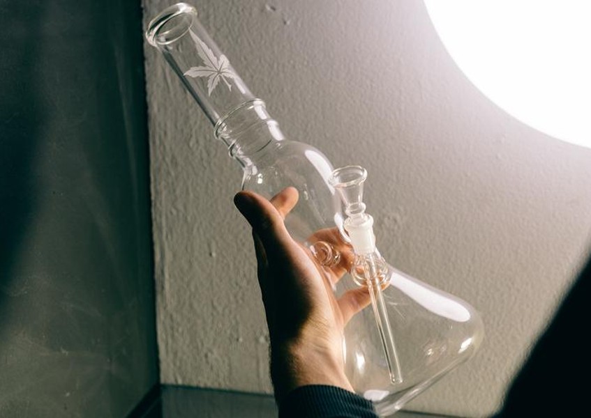 Dangers of a Dirty Bong and How to Clean It