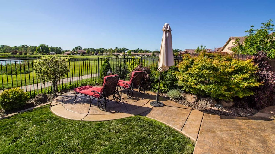 Backyard with concrete floor