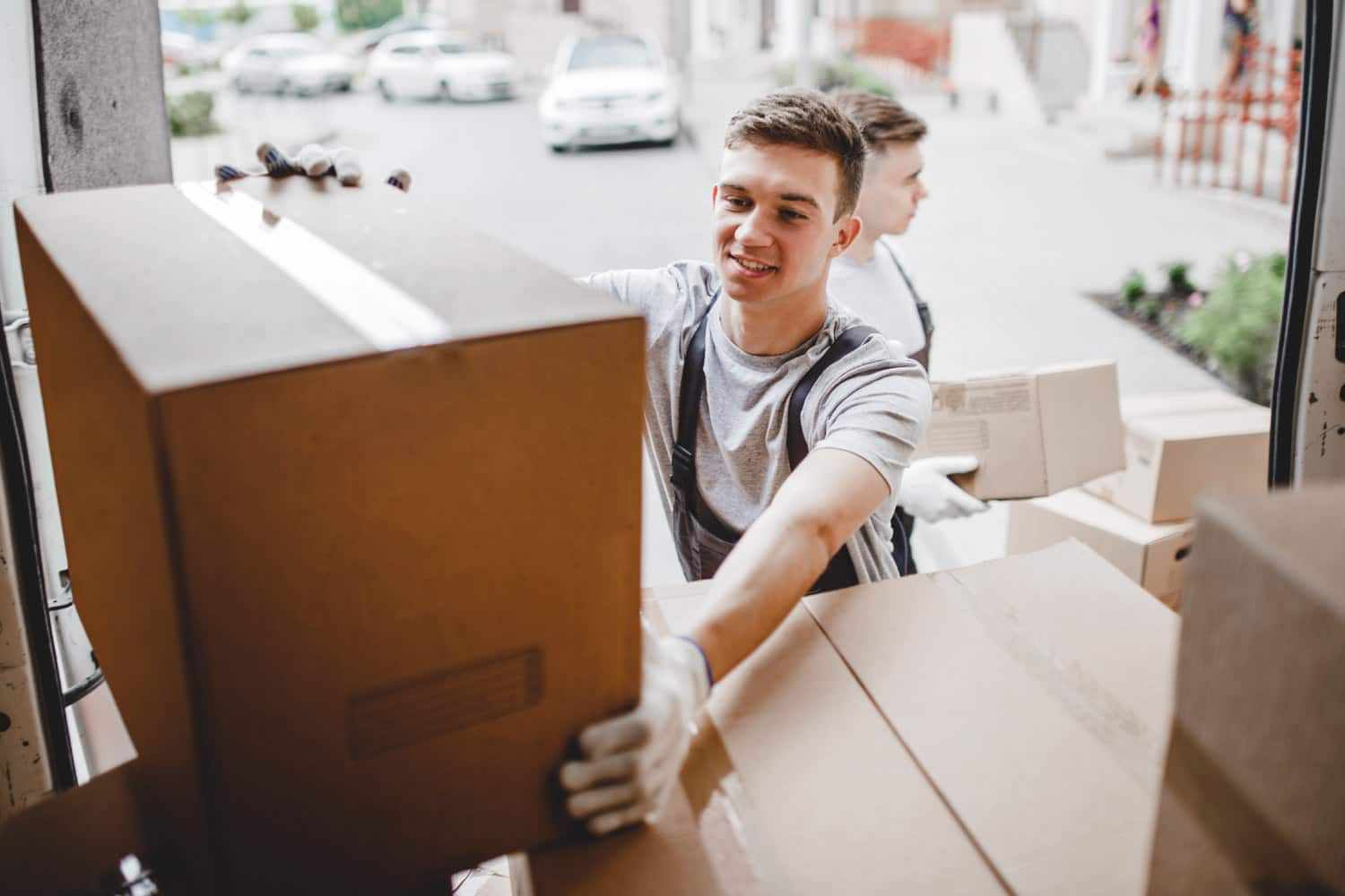 Mover unloading van boxes