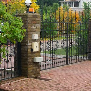 automatic gate to enter home yard