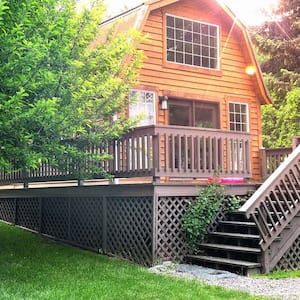 Lattice skirt installed on a large deck