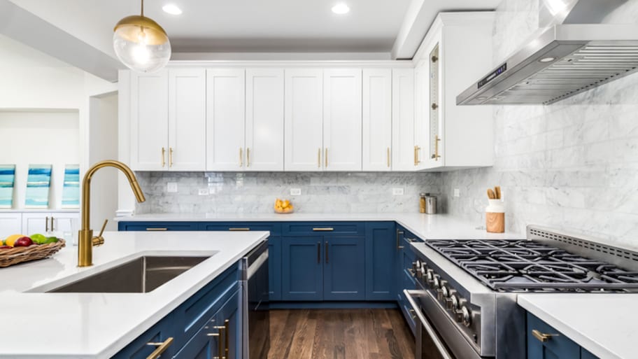 Blue kitchen with big kitchen island