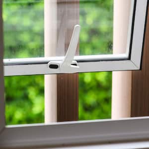 open window with latch handle
