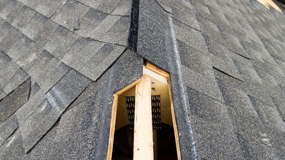 Roof ridge vent