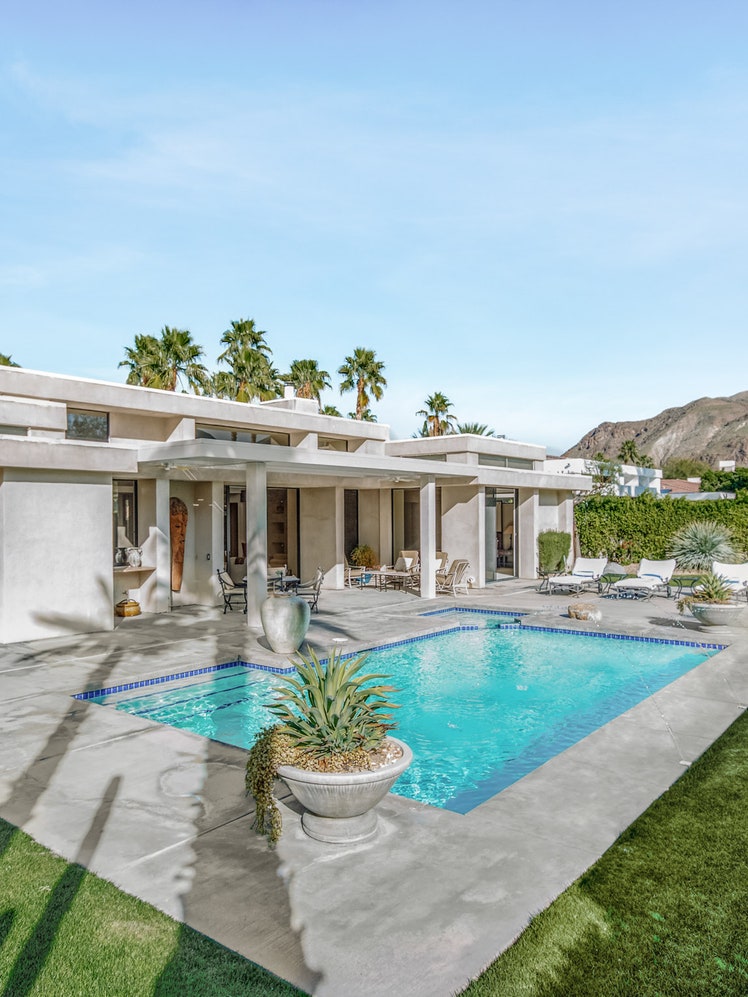 21 Best Palm Springs Airbnb Rentals to Book in 2024