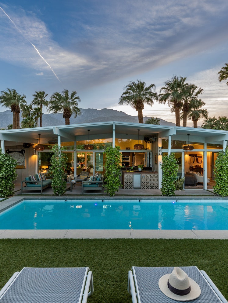 10 Midcentury Modern Airbnbs to Book on Your Next Palm Springs Trip