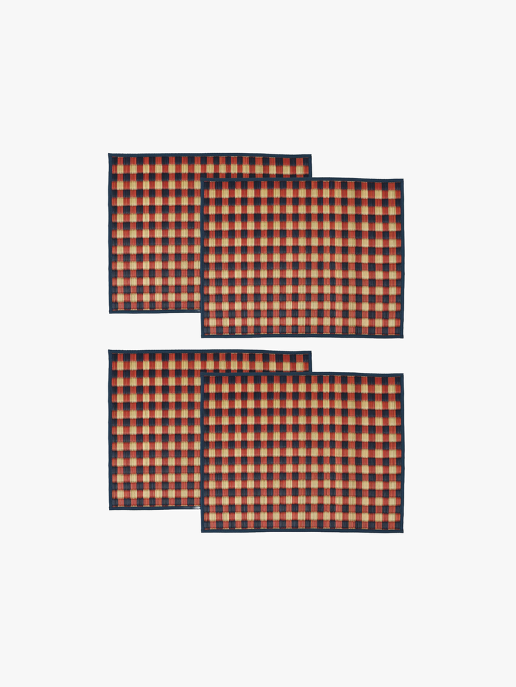 Checkered pattern handwoven in natural fibers.