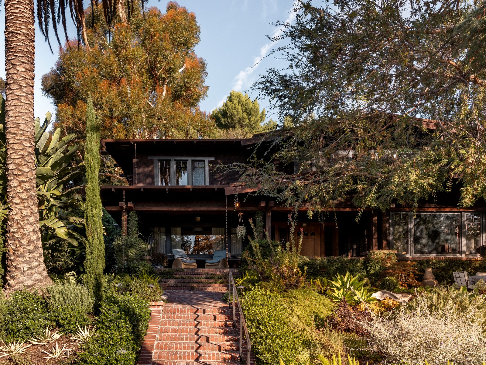 Inside a Century-Old LA Craftsman Nestled in an Arboreal Oasis