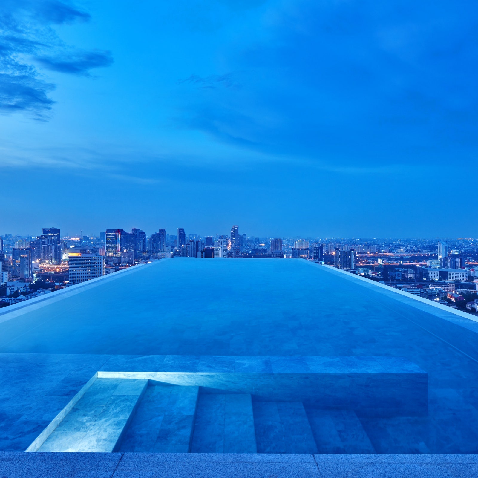 The 9 Highest Rooftop Pools in the World