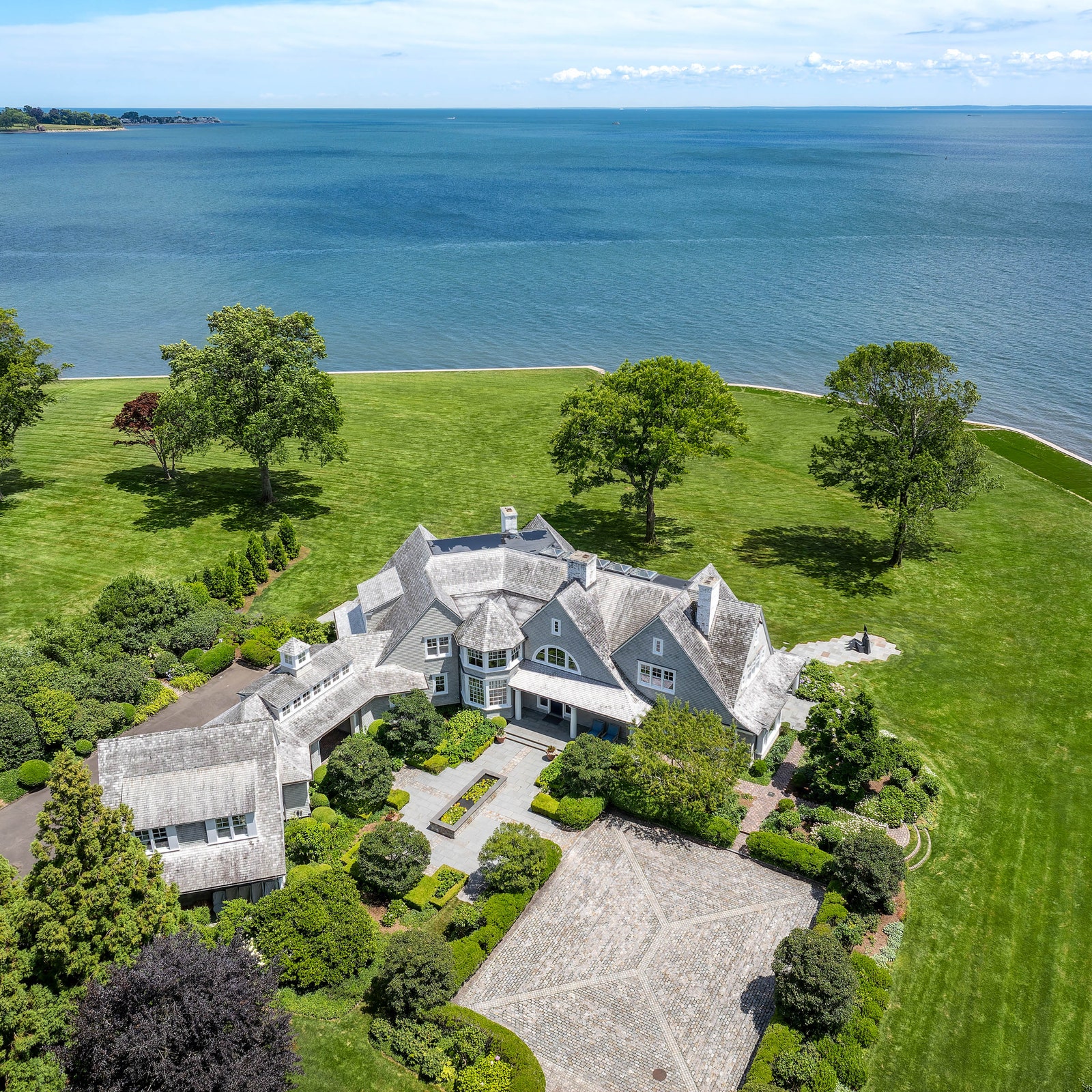 Jaylen Brown Lists His Boston Pad, a Westport Home Could Set a Selling Record, and More News