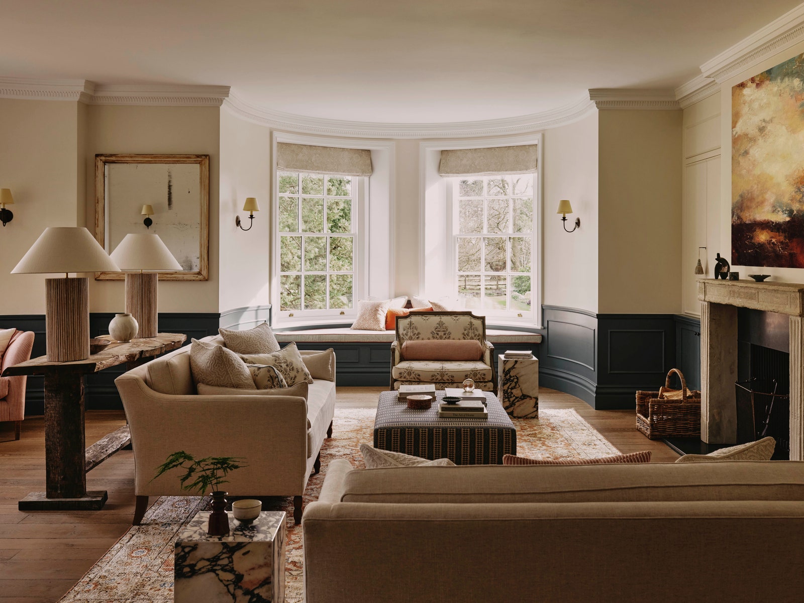 A Dreamlike Estate in the English Countryside Keeps Family Close