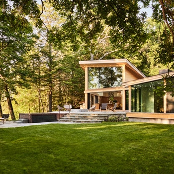 Explore a Serene Massachusetts Idyll Designed to Maximize Its Nature-First Setting