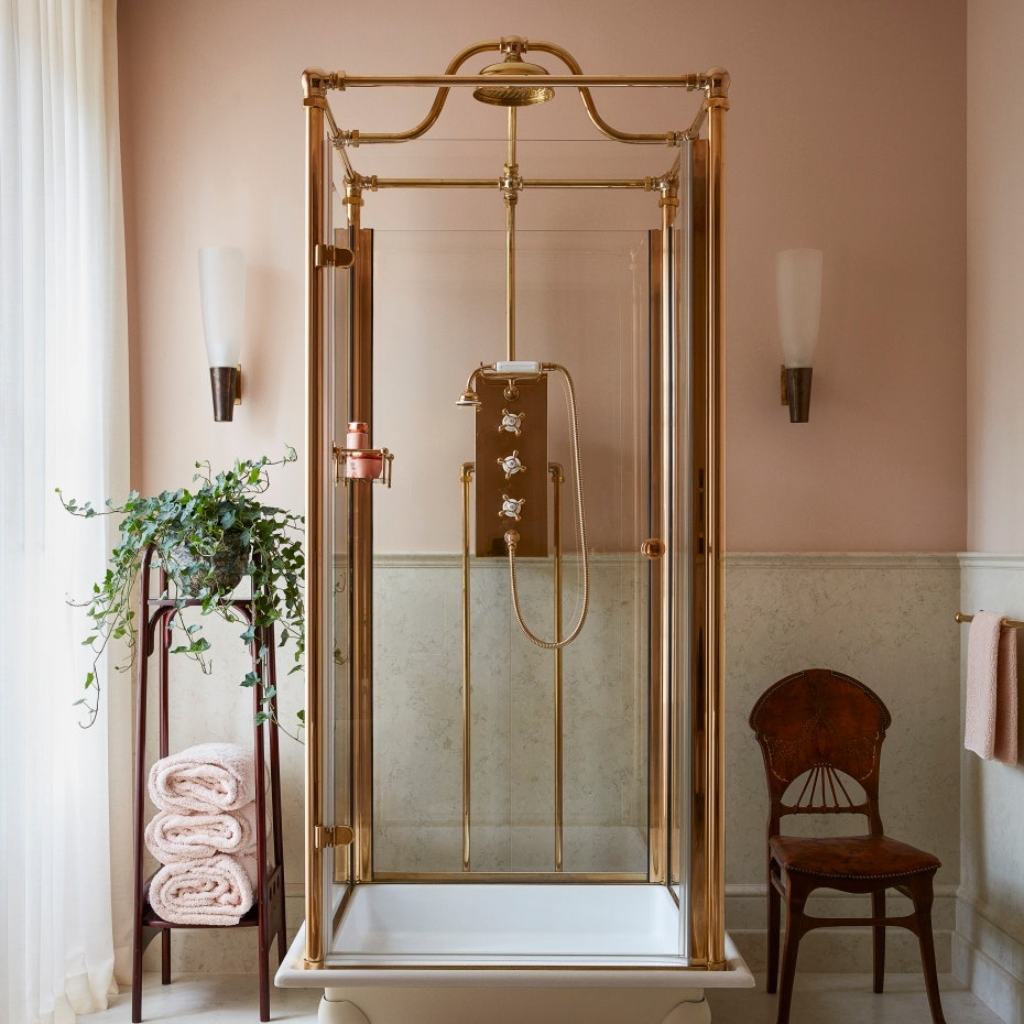 The “Conservatory Shower” Is Taking Over Stylish Bathrooms