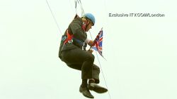 itn boris johnson zip line olympics_00003022