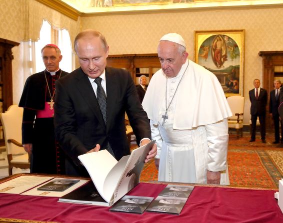 Pope Francis exchanges gifts with Putin as Putin visited Vatican City in July 2019.