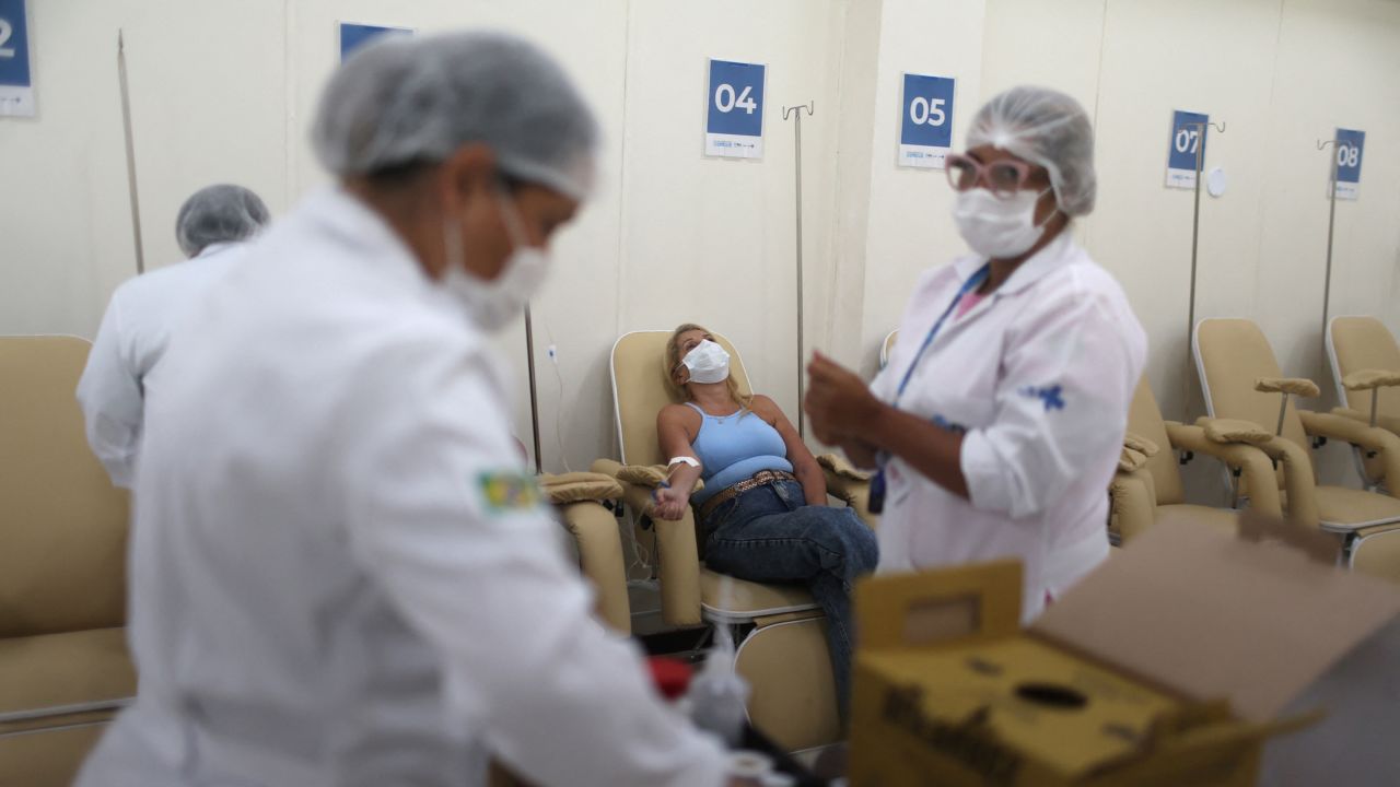 Nurses attend patients at the dengue emergency medical care unit in Rio de Janeiro, Brazil February 6, 2024. REUTERS/Pilar Olivares