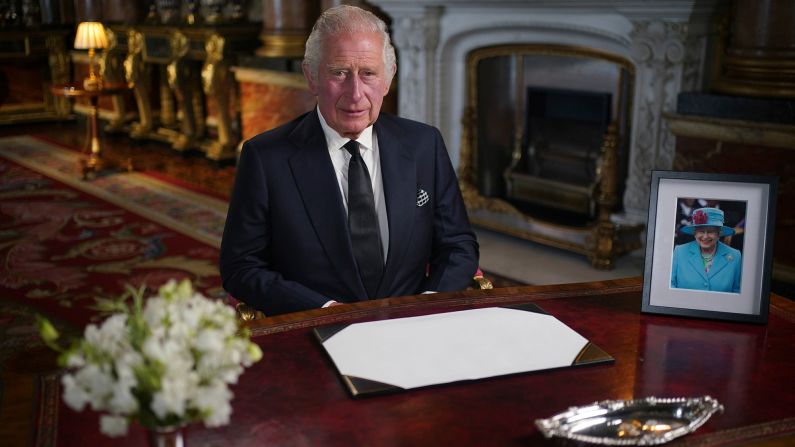 Charles delivers <a href="https://www.cnn.com/2022/09/09/uk/king-charles-iii-first-national-address-intl/index.html" target="_blank">his first address as King</a> from Buckingham Palace. "As the Queen herself did with such unswerving devotion, I too now solemnly pledge myself, throughout the remaining time God grants me, to uphold the Constitutional principles at the heart of our nation," he said.