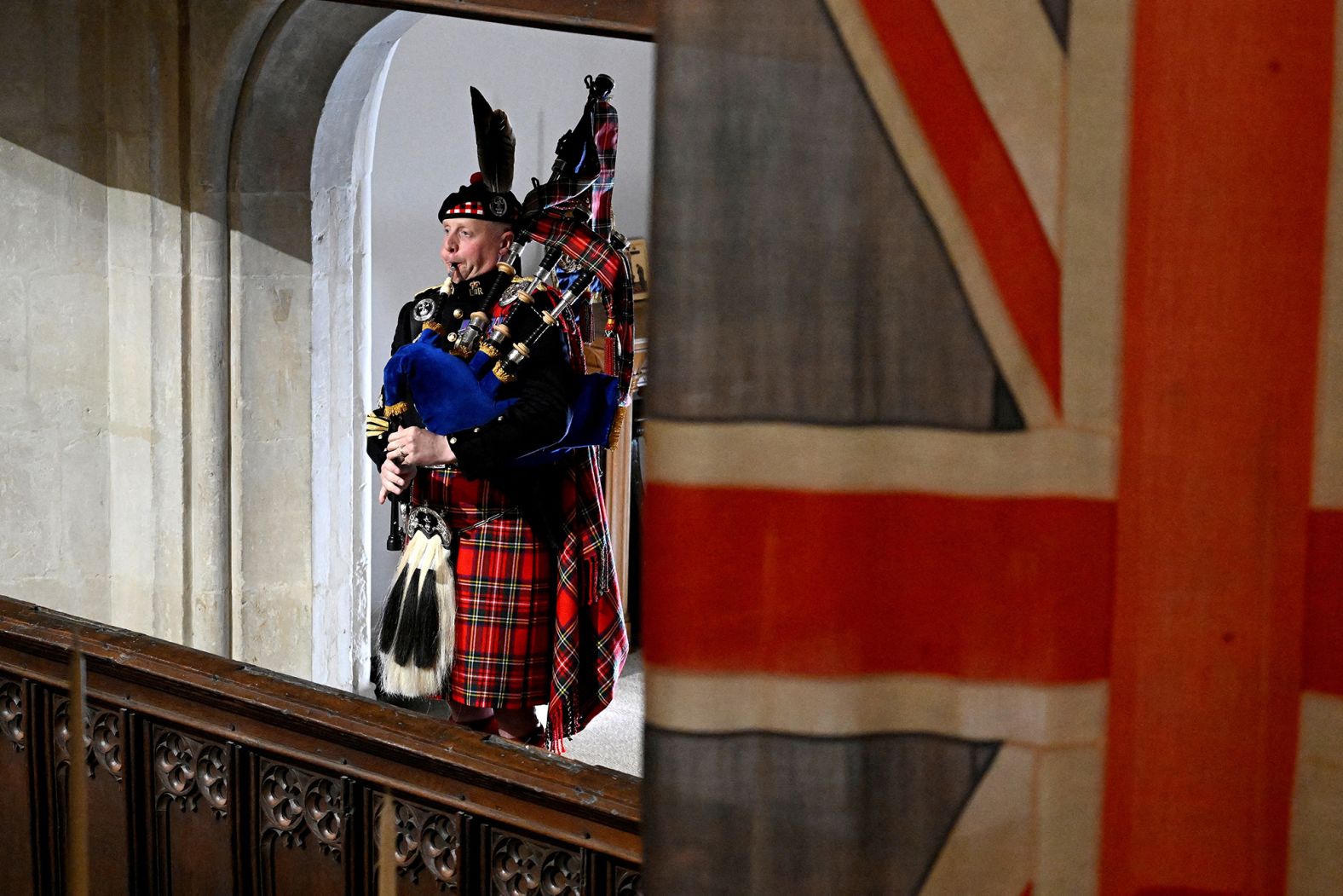 The Queen's Piper, Pipe Major Paul Burns, plays the traditional piece "Sleep, Dearie, Sleep" at the end of her funeral. For most of her reign, <a href="https://www.cnn.com/2022/09/19/uk/queen-piper-funeral-westminster-gbr-intl-scli/index.html" target="_blank">the Queen was roused by the sound of bagpipes played beneath her window</a> -- at all her residences around the country.