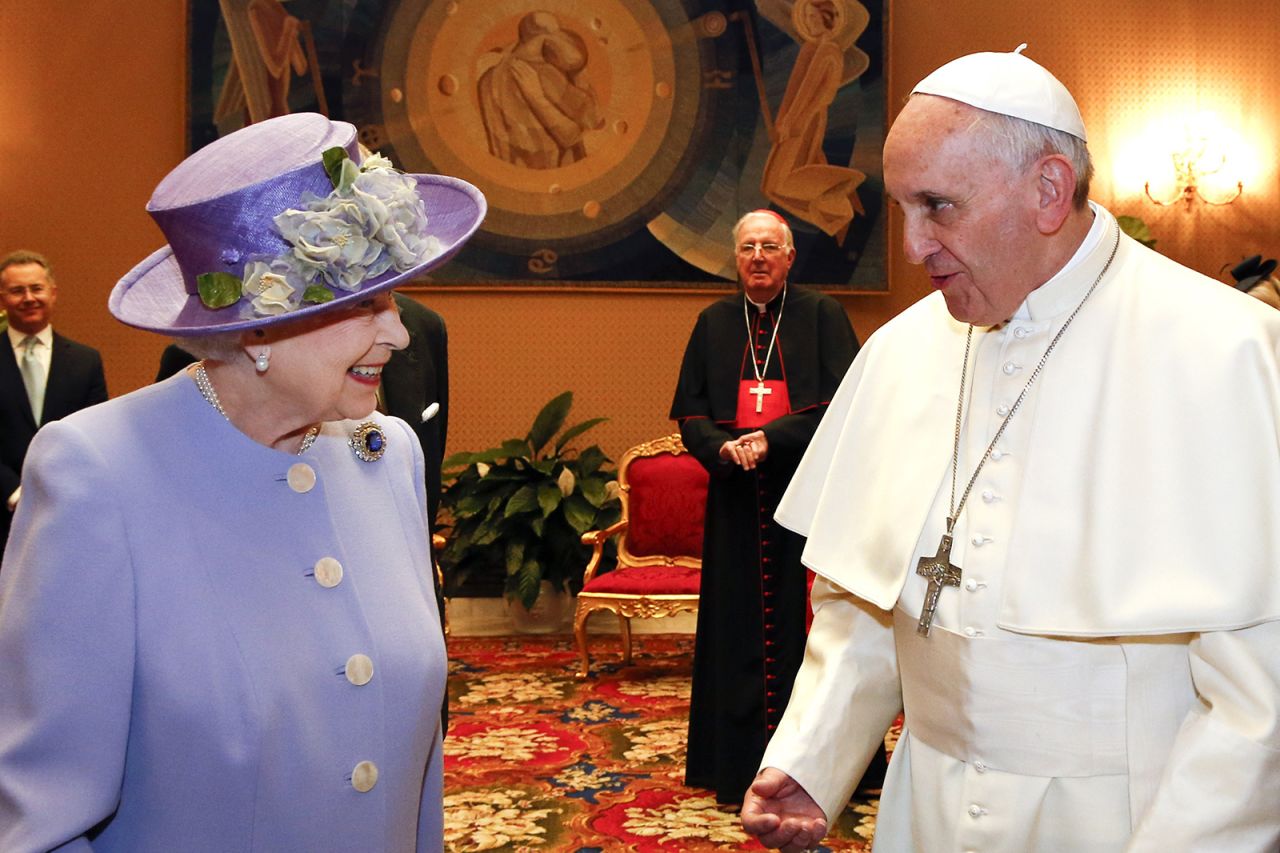 Queen Elizabeth meets Pope Francis at the Vatican, on April 3, 2014.