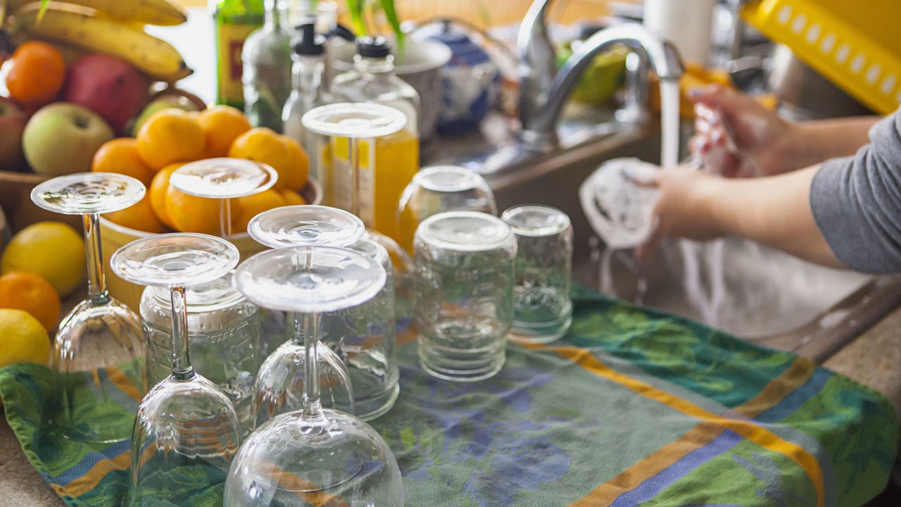 cleaning-thanksgiving-dishes.jpg