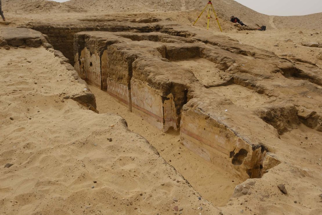 Colorful paintings of daily life uncovered in 4,300-year-old Egyptian ...