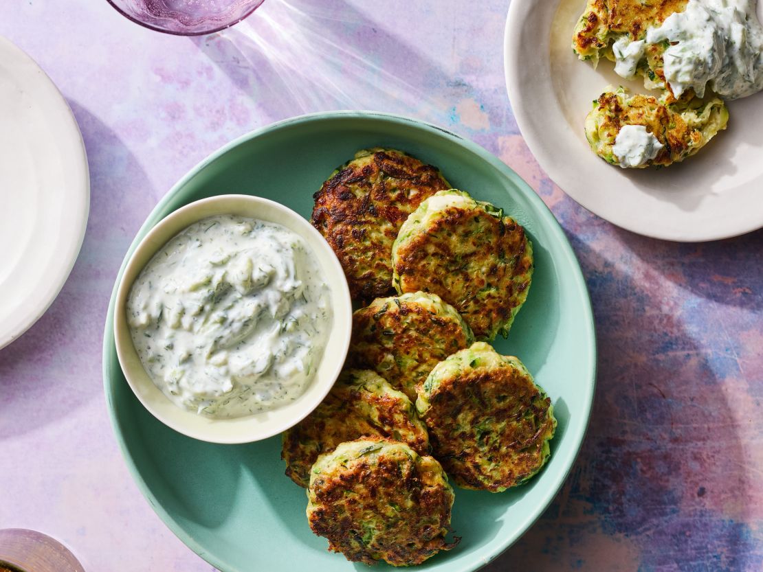 fnk_ZUCCHINI_FETA_FRITTERS_WITH_YOGURT_DIPPING_SAUCE_s4x3.jpg