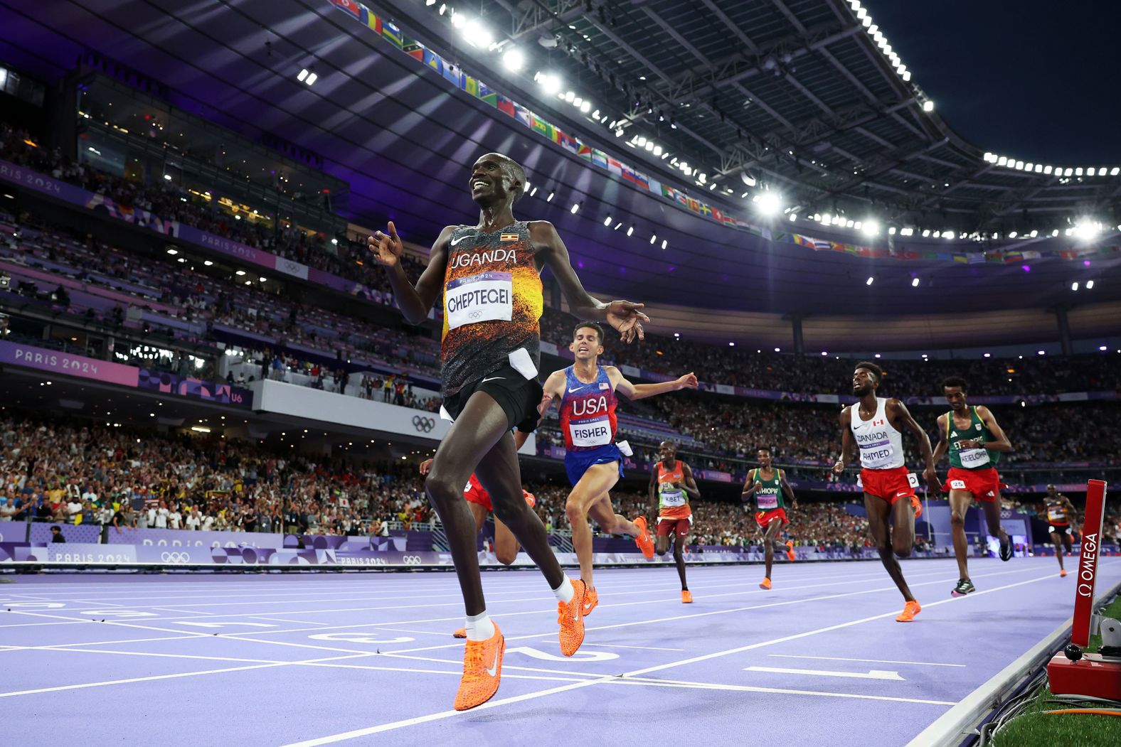 Uganda's Joshua Cheptegei <a href="https://www.cnn.com/sport/live-news/paris-olympics-news-2024-08-02-24#h_b7f0c1015ff653d4d8e35321da92dec1">wins the 10,000 meters</a> on August 2. He set an Olympic record (26:43.14) on his way to the gold medal.