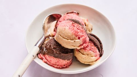 NEAPOLITAN_BANANA_ICE_CREAM_H.jpg