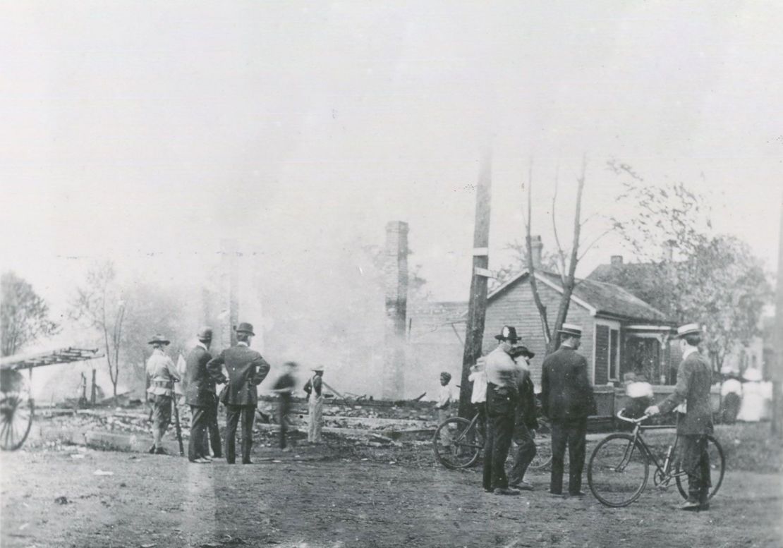 Homes at 12th Street and Mason Street burned during the 1908 Springfield Race Riot.