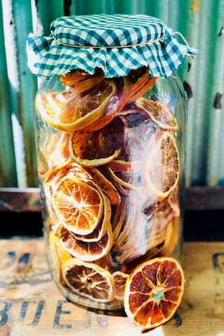 Dried orange slices at Hierbabuena.