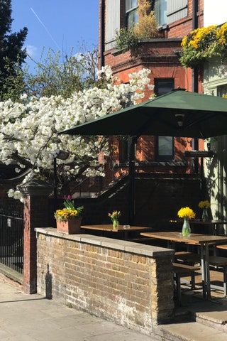 The Ladbroke Arms  Tucked away on a quiet residential street behind Notting Hills main drag the Ladbroke Arms feels more...