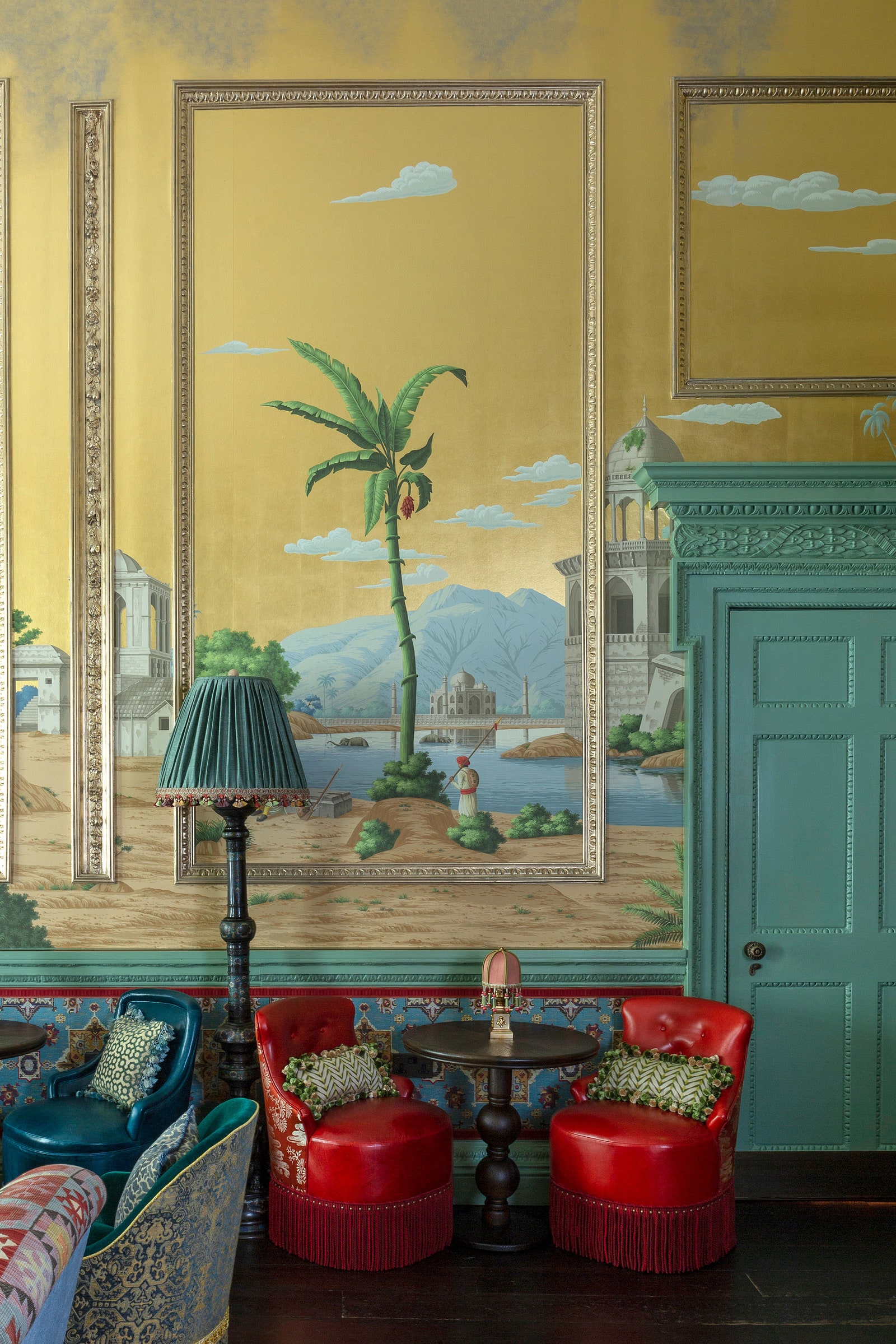 Bespoke wallpaper by de Gournay in the Elephant Room.